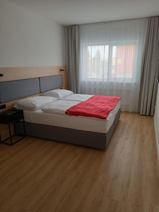 Hotel Kapitol موست المظهر الخارجي الصورة