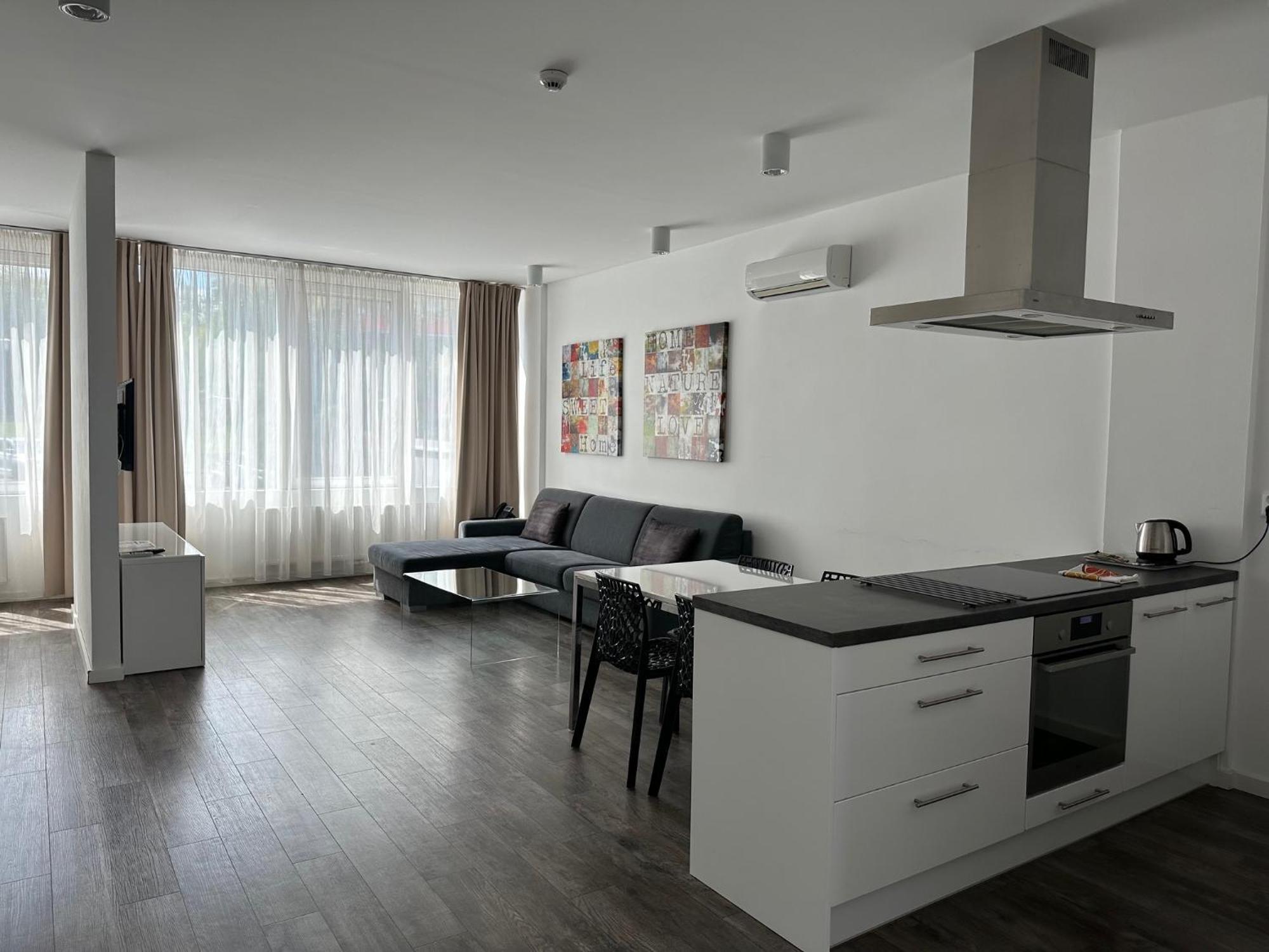 Hotel Kapitol موست المظهر الخارجي الصورة