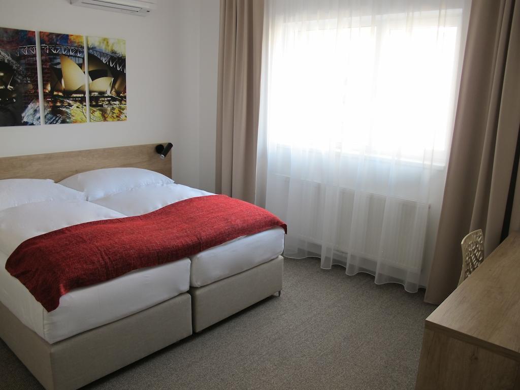 Hotel Kapitol موست الغرفة الصورة